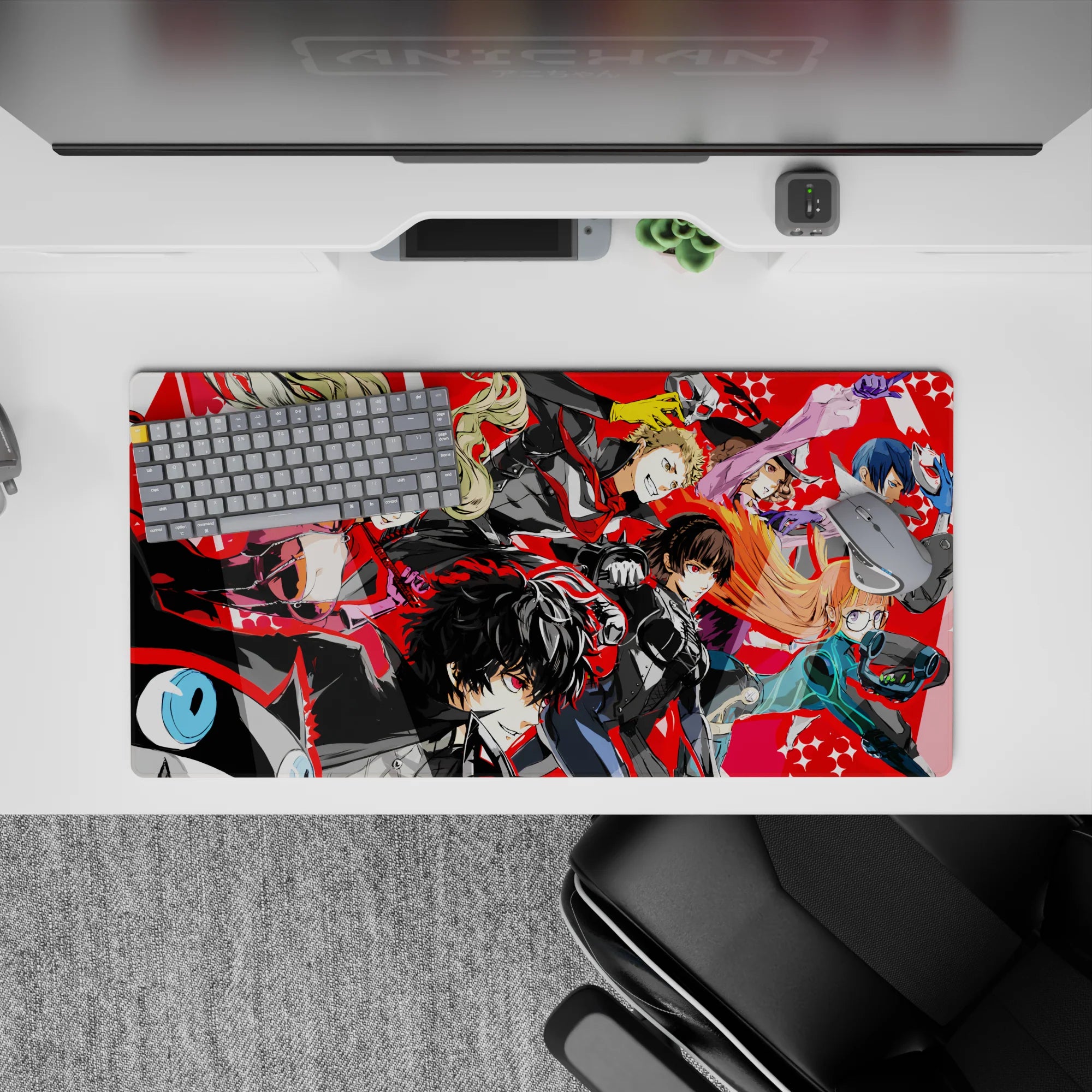 Persona 5 Royal 32x16 inch mouse pad featuring Phantom Thieves squad, with Joker, Ann, Ryuji, Makoto, and Futaba in dynamic motion.