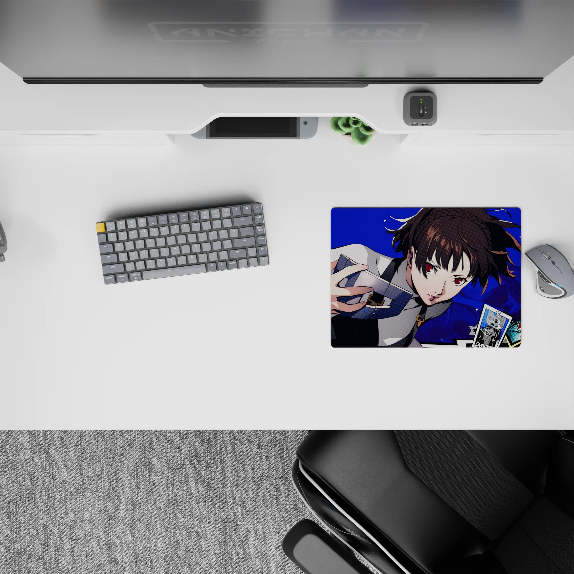 Makoto Niijima Persona 5 mouse pad, 14x10 inches, featuring Queen gripping a knuckle duster with electric blue comic-style flair.